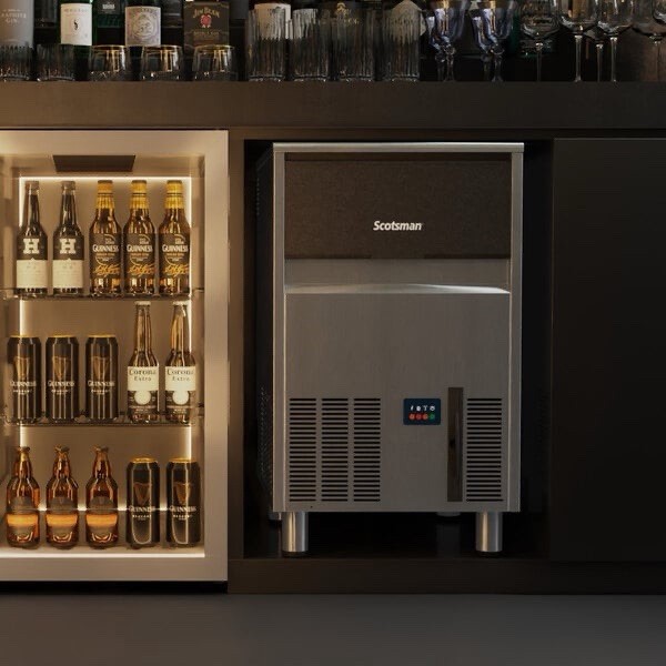 Scotsman UC0918GAX-1A 18″ Air-Cooled Undercounter Gourmet Cube Ice Machine – 95