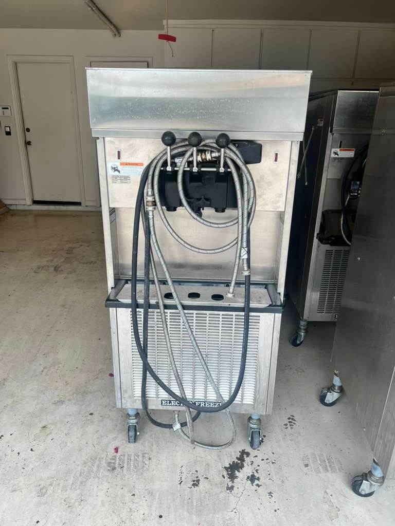 Electro Freeze 56TF-132 Soft Serve Frozen Ice Cream/Yogurt Machine water cooled
