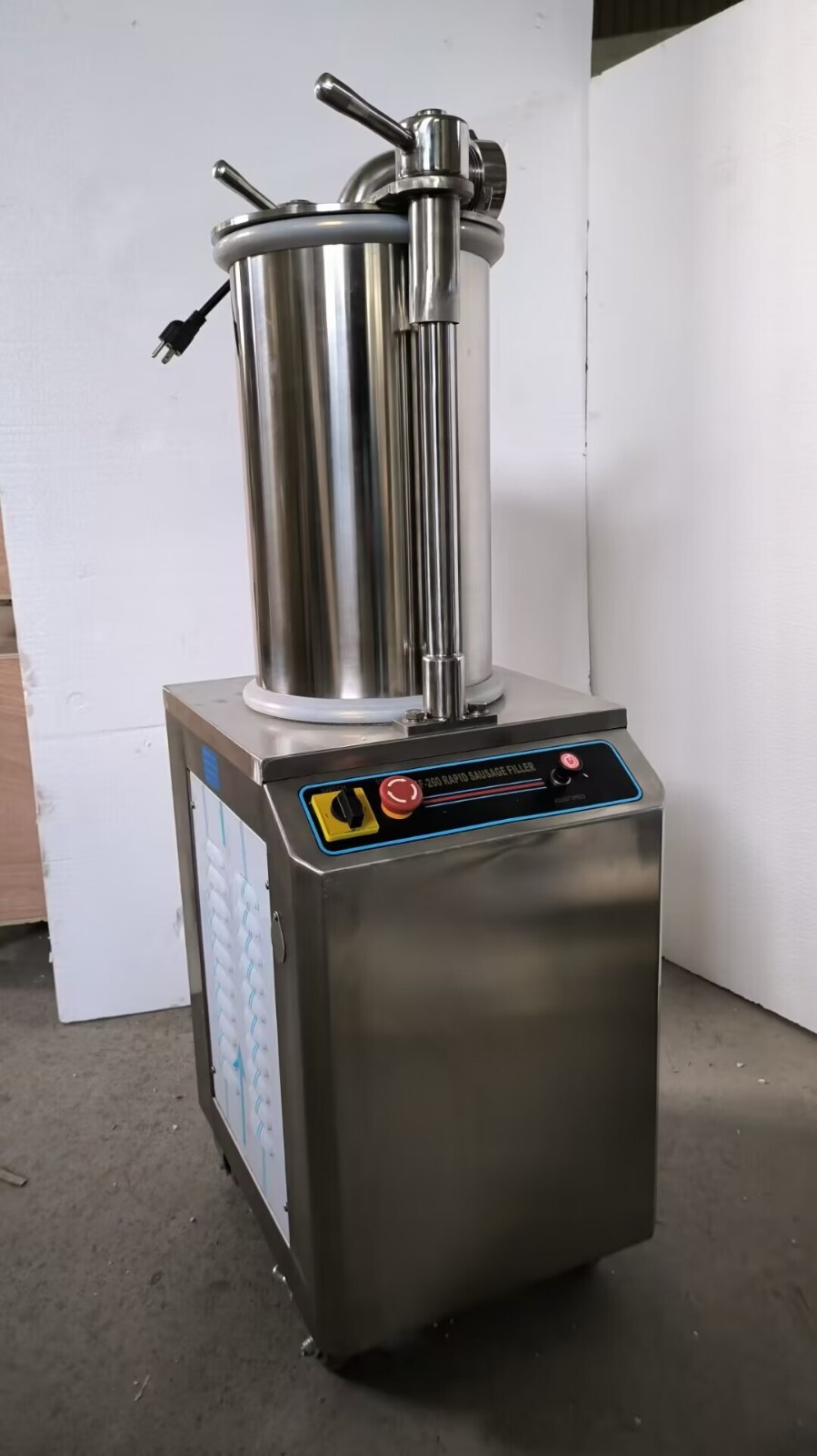 110V 26L Commercial Hydraulic Sausage Stuffer Maker Meat Filler Machine Vertical