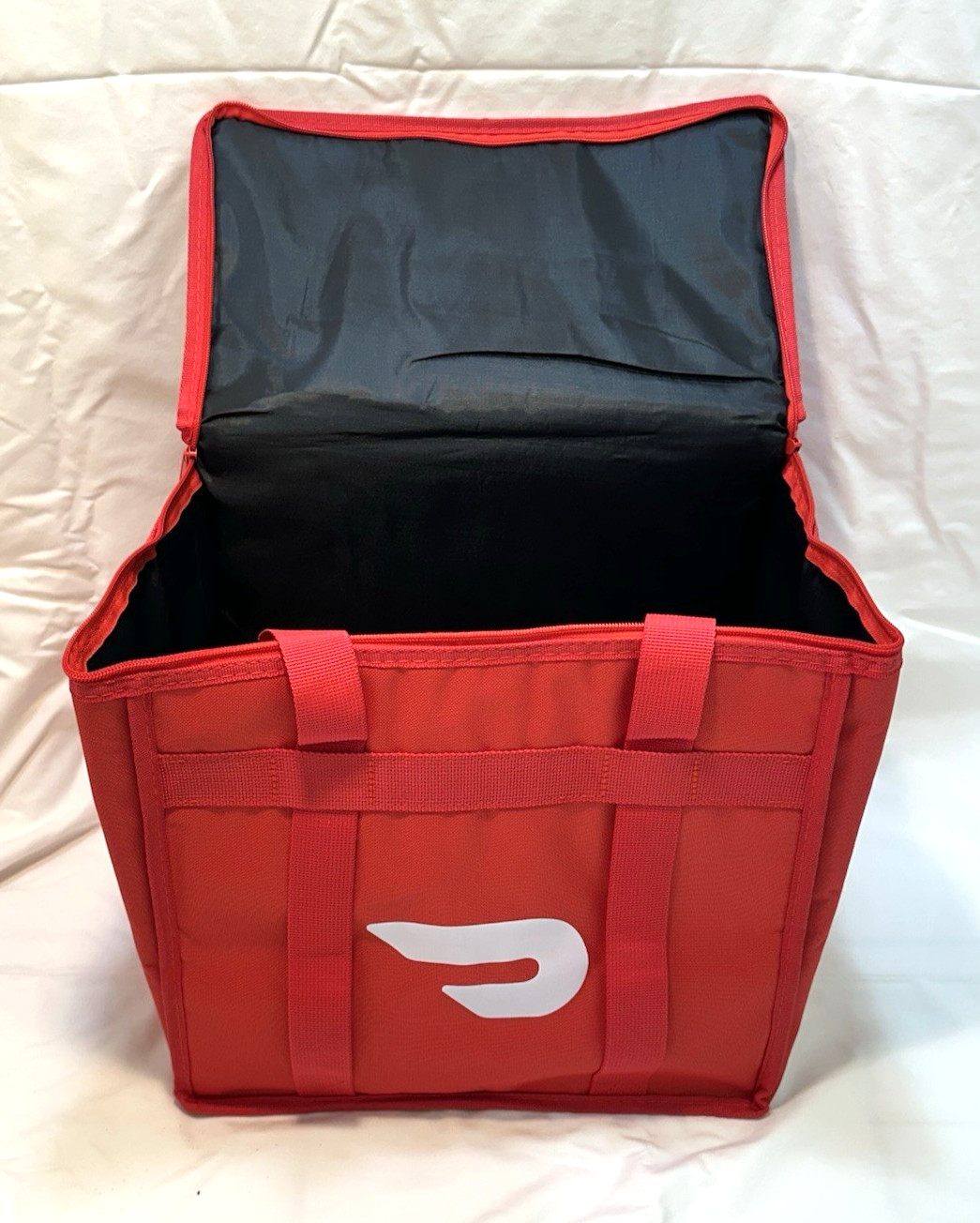 Lot of 4 ~ DOORDASH ~ 14x14x9 ~ HD Thicker Insulated Delivery Bag / Tote ~