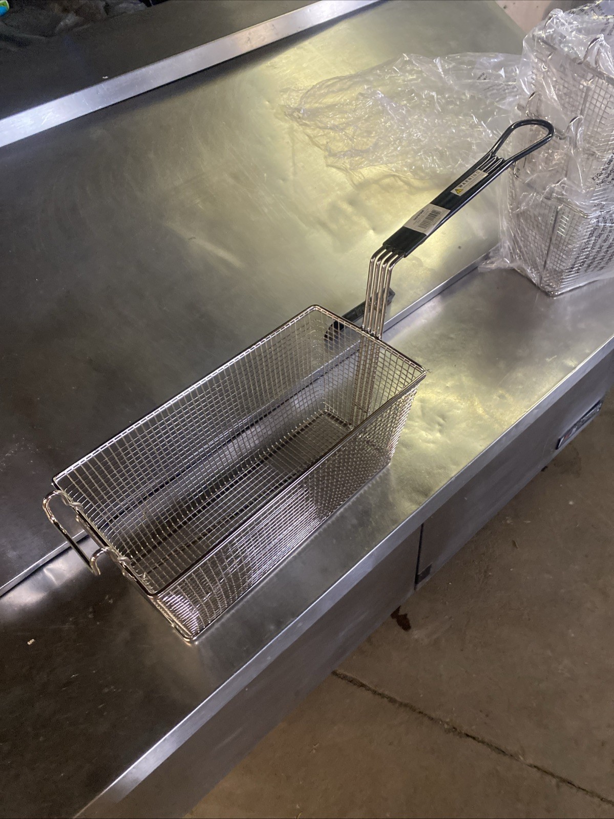 Brand New Fryer Basket With Coated Handle 190FB1366 13 1/4” x 6 1/2” x 5 7/8”