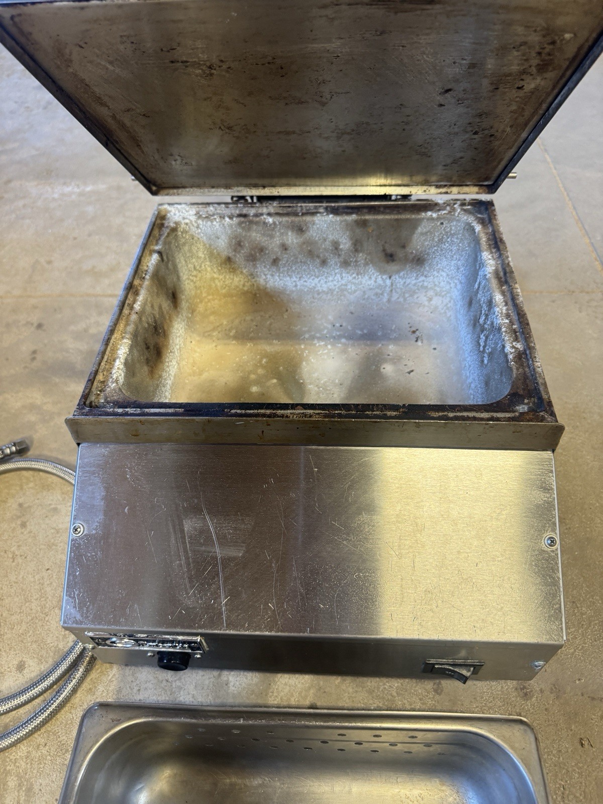 EmberGlo ES5PB18 1/2 Size Countertop Electric Food Steamer – Used – WORKS