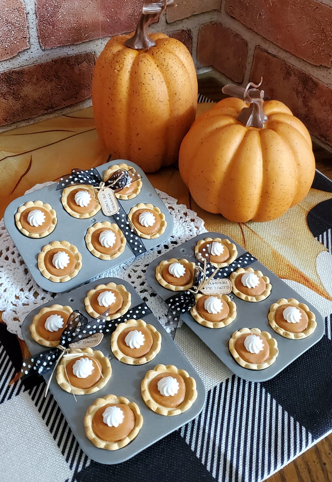Six Farmhouse Style Vintage Design Faux Mini Pumpkin Pie Tarts in a Faux Tin