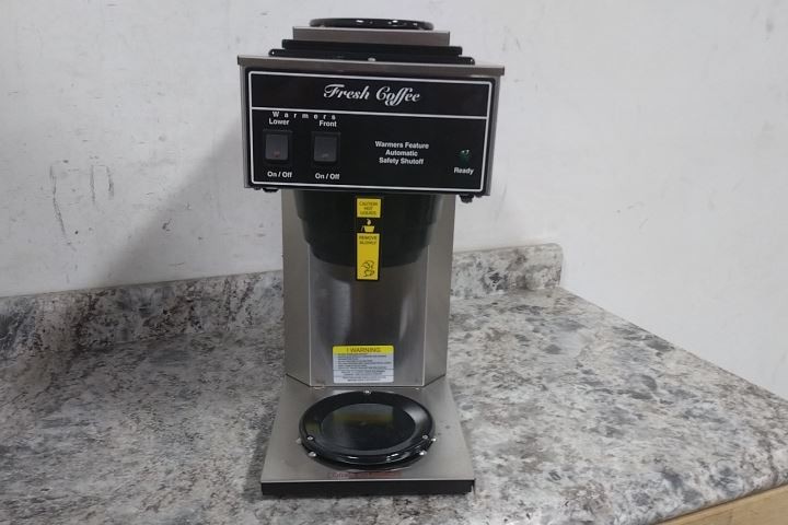 Newco Coffee AK-2AS 120VAC 0.5 GPH Brewing Rate Pourover Coffee Brewer