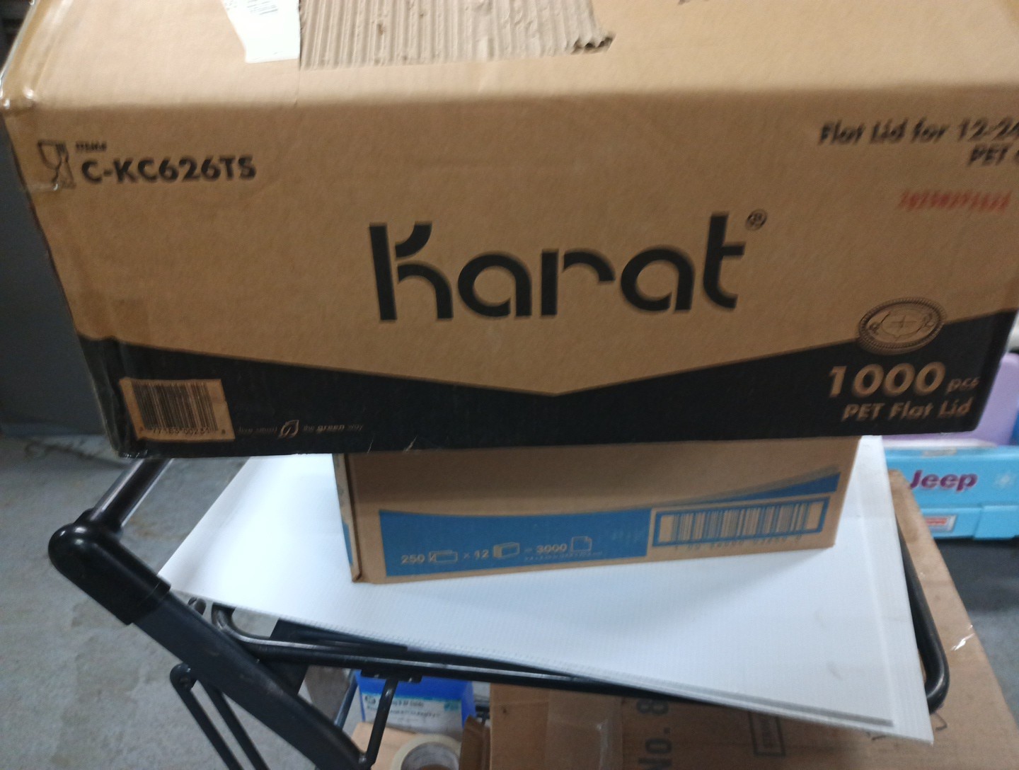 Karat CKC626TS Plastic Flat PET Lids w/ Straw Slot – Clear (1000/CT) 405