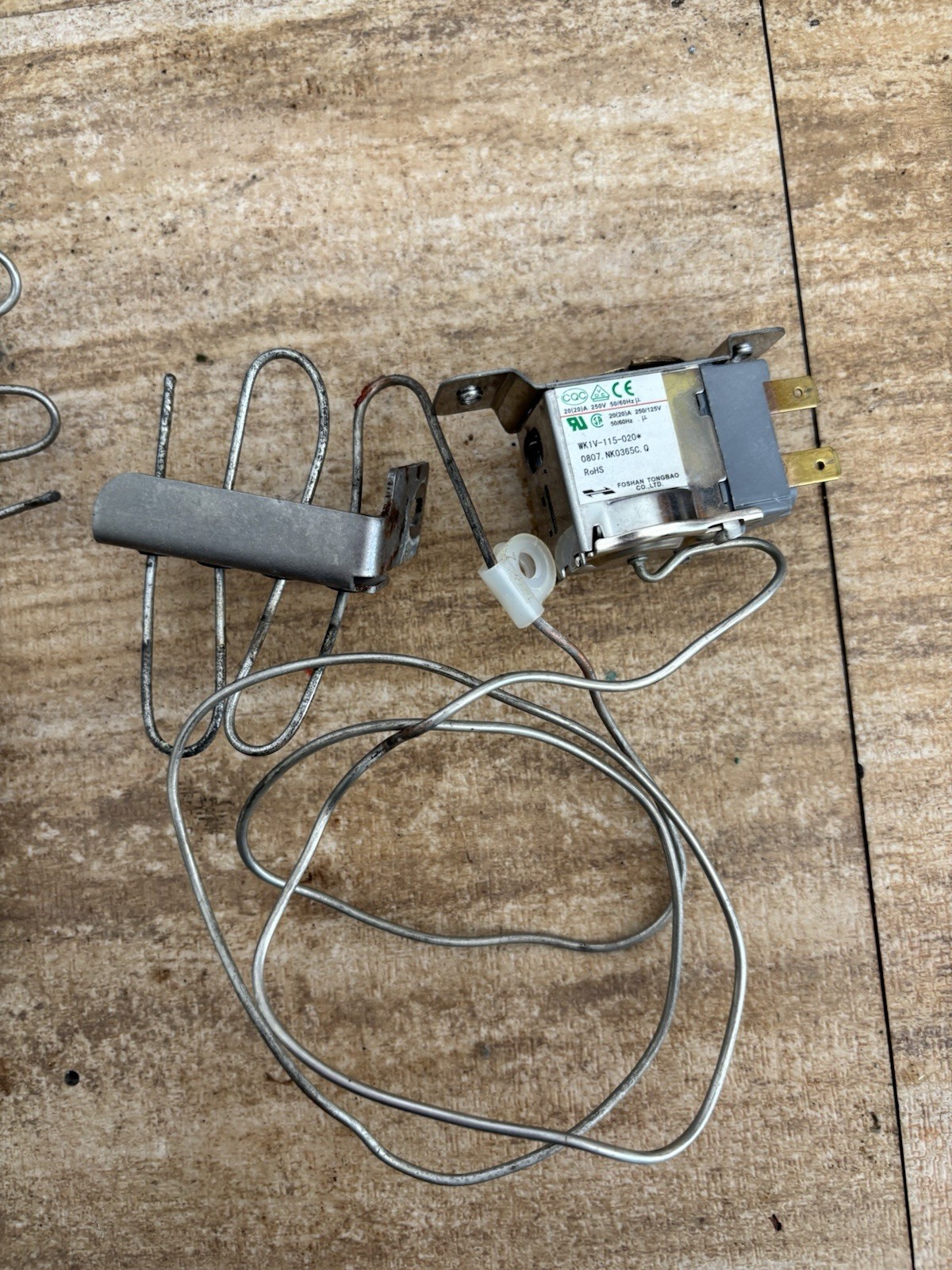 Follett P1500514 Thermostat with Bracket