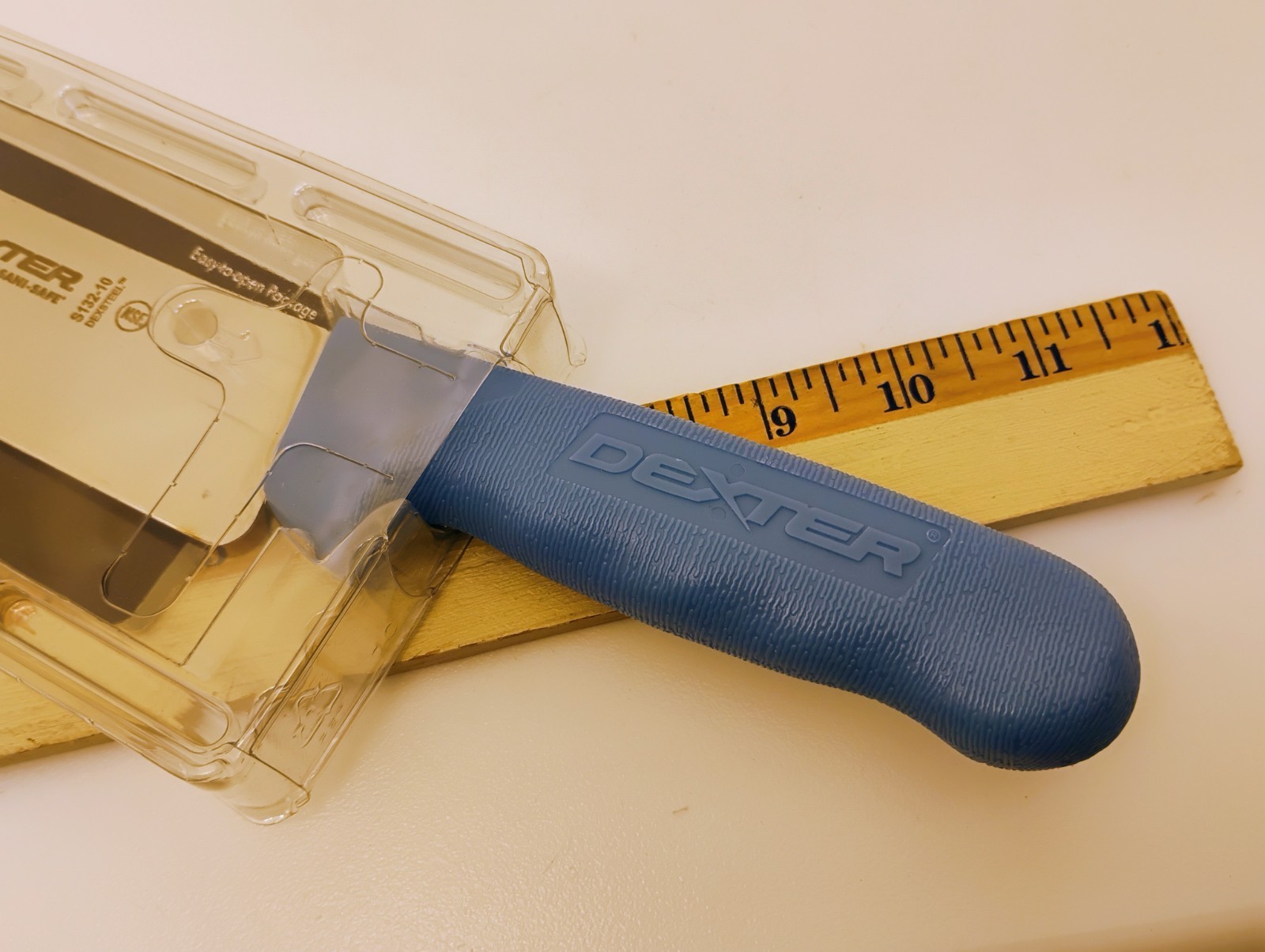 Dexter USA 10″ Cimeter Steak Cutting Knife Blue Handle Stiff Stainless S132-10