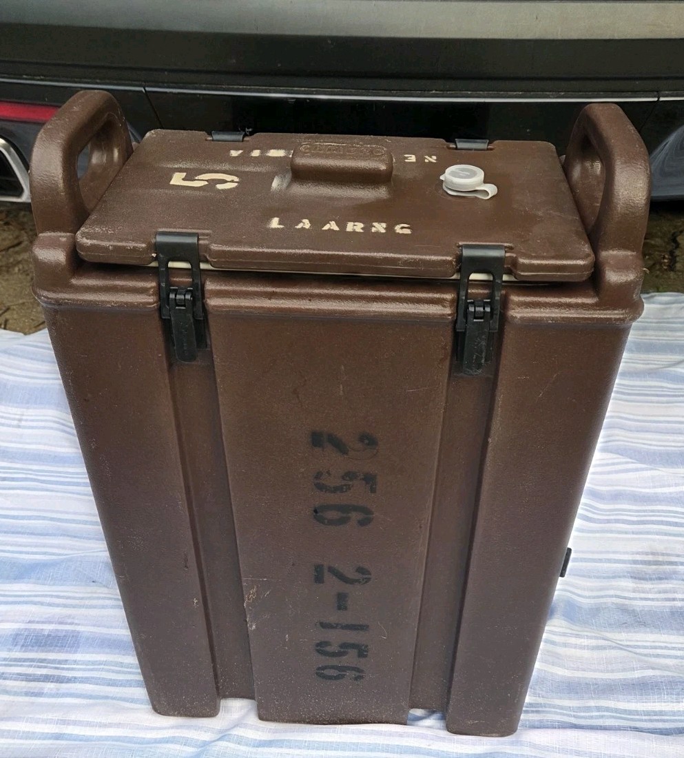 Cambro Camtainer Polyethylene Beverage Container Brown 4.75 gallon 500 LCD