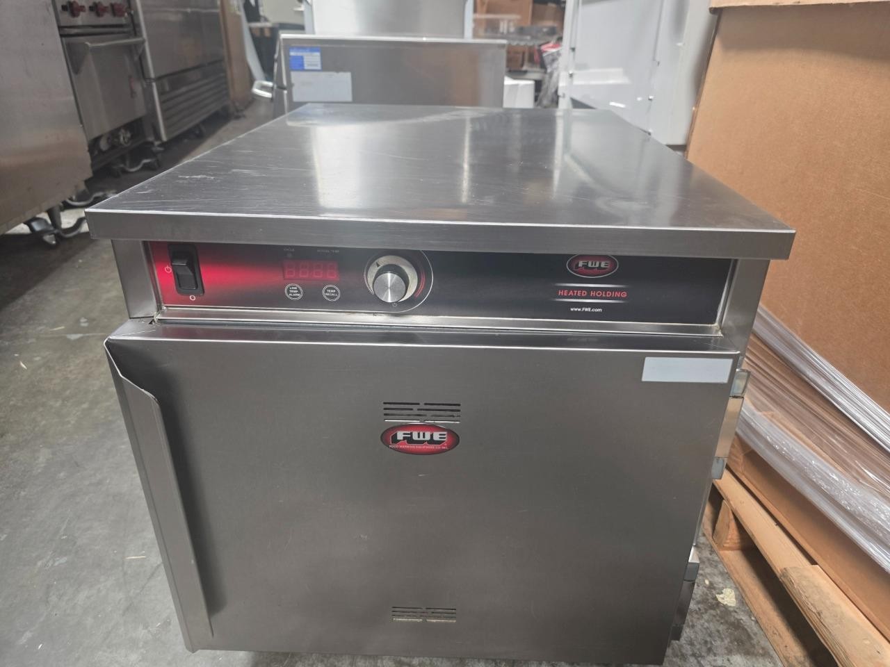 FWE HLC-1826-4P Countertop Insulated Stationary Heated Cabinet 4 Pan Capa 120V