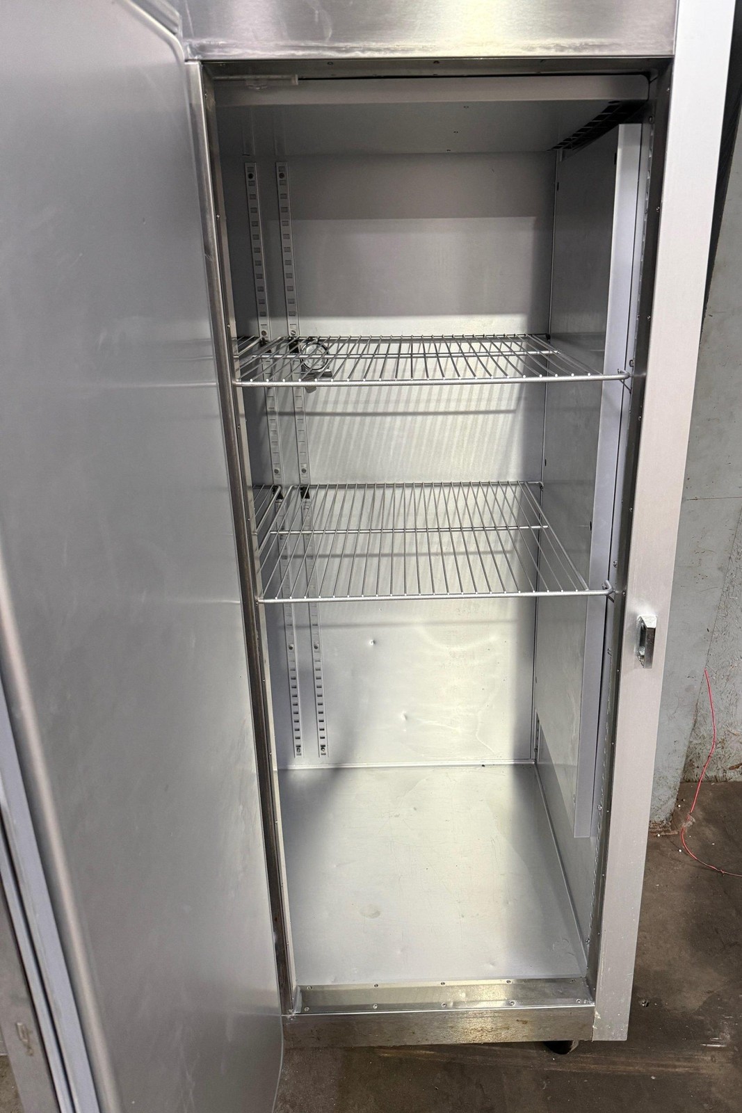 2024 TRAULSEN G31313 76 3/8″ 3 SOLID DOOR REACH IN FREEZER