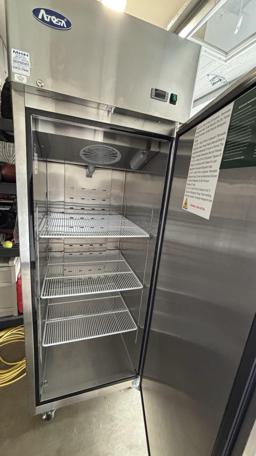 Atosa MBF8004GR Reach-In Refrigerator 1 Solid Door 1 Section 12-24 cu ft