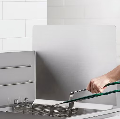 Avantco 177FRYGUARD 18 Gauge Stainless Splash Guard