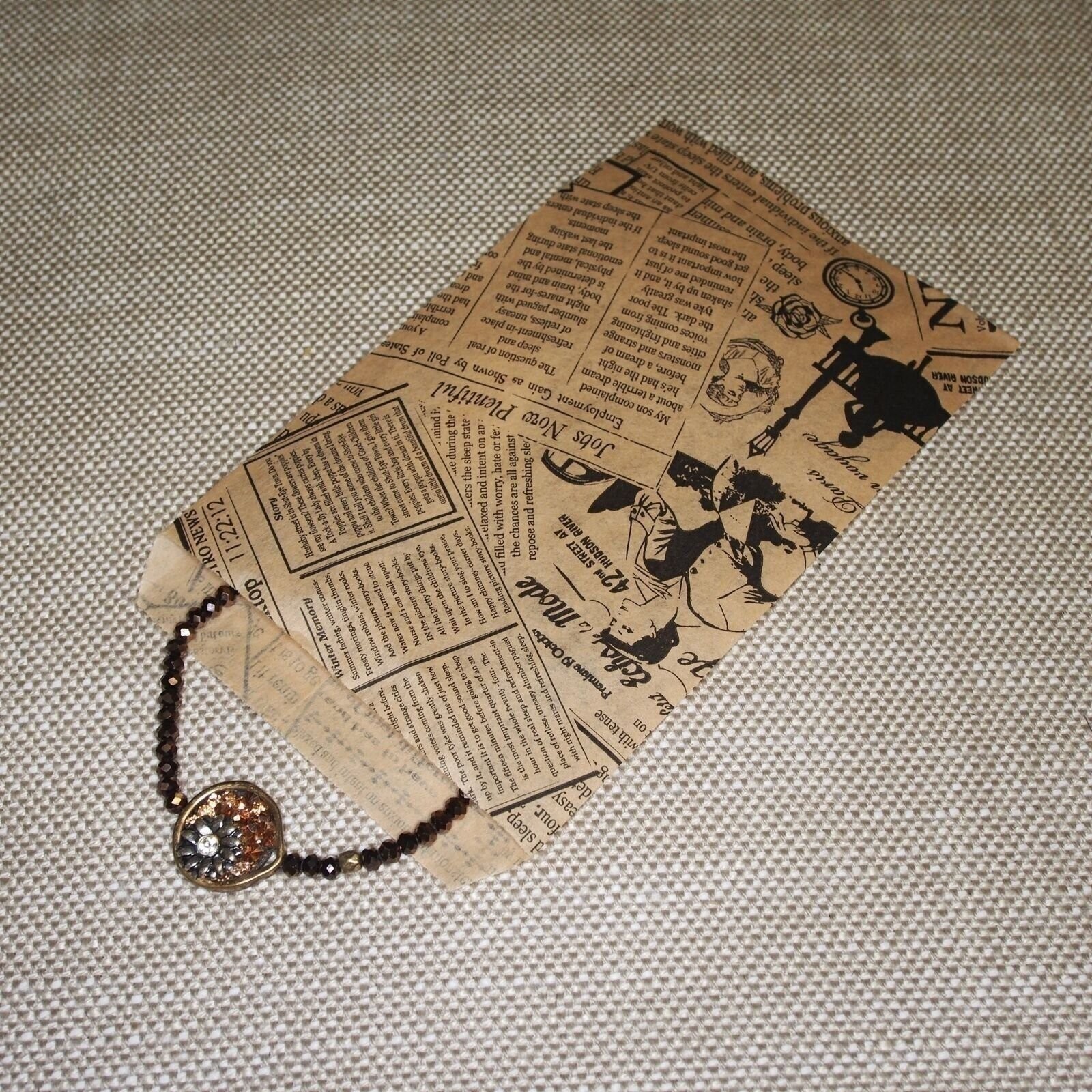 Newsprint/Kraft Paper Gift Bags – Shopping/Sales/Tote Bags