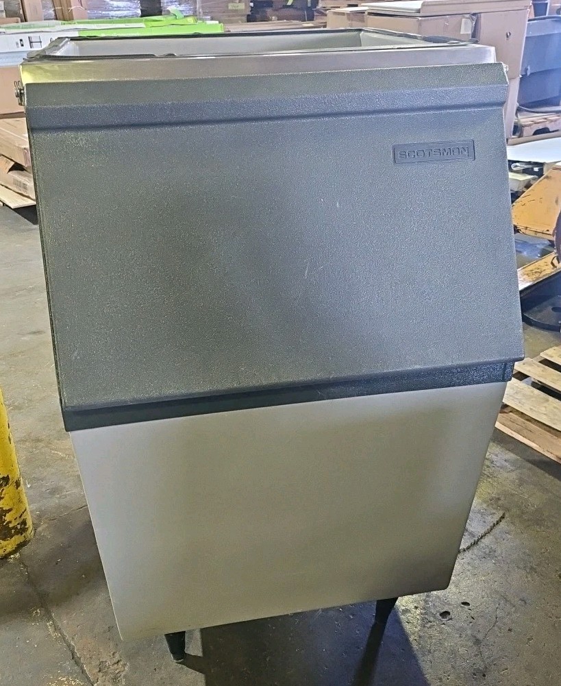 HTB555 Scotsman 420 lb Cap Modular Ice Storage Bin – Clean!