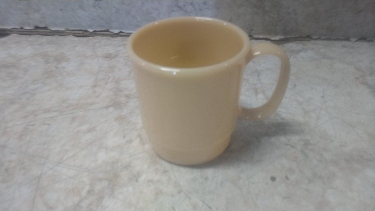 Cambro CA75CW133 48 Pk 7-1/2 Fl Oz Capacity Beige Plastic Stacking Mug (AW)