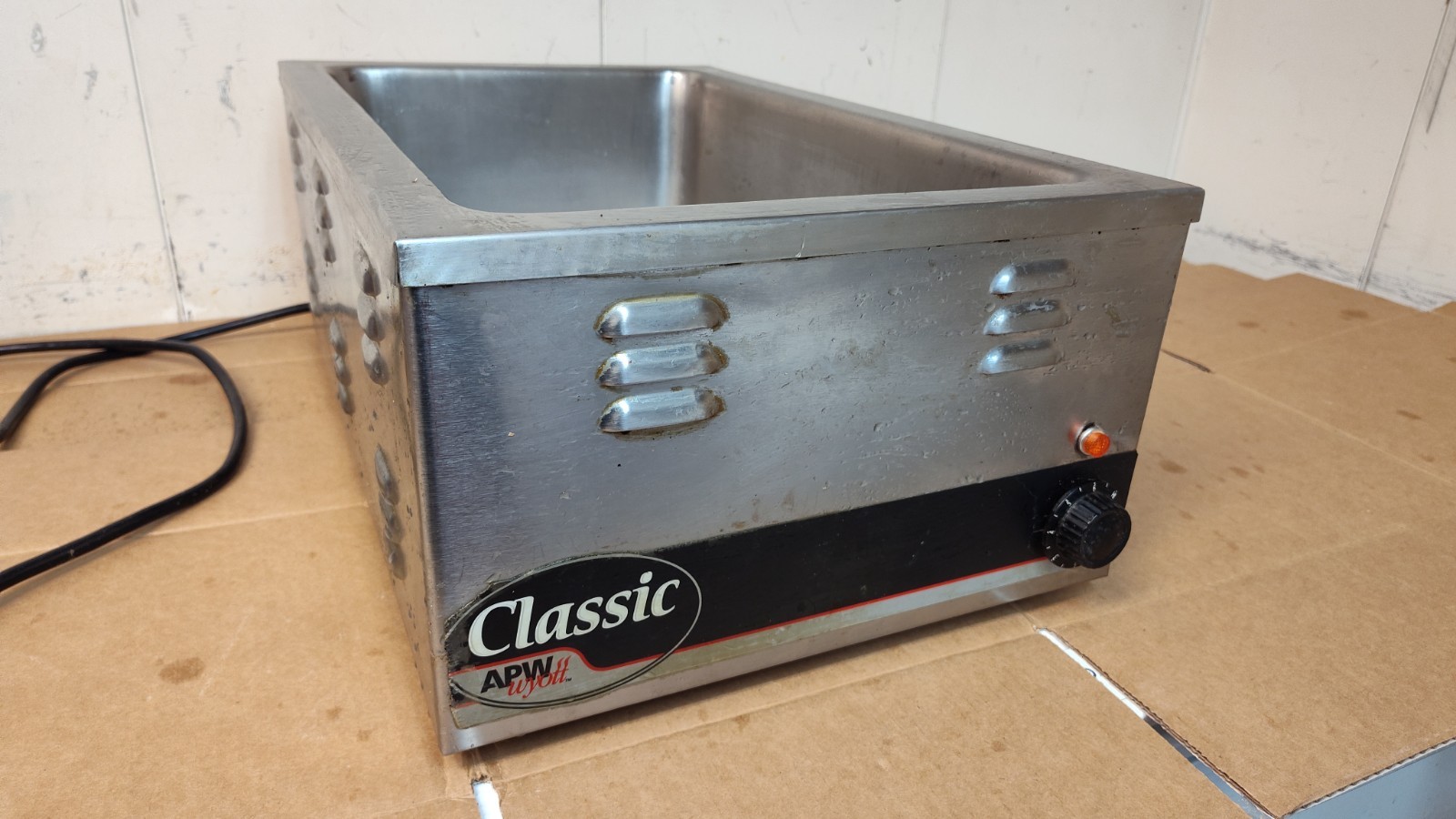 Classic APW Wyott W-3V Commercial Countertop Food Warmer Stainless steel