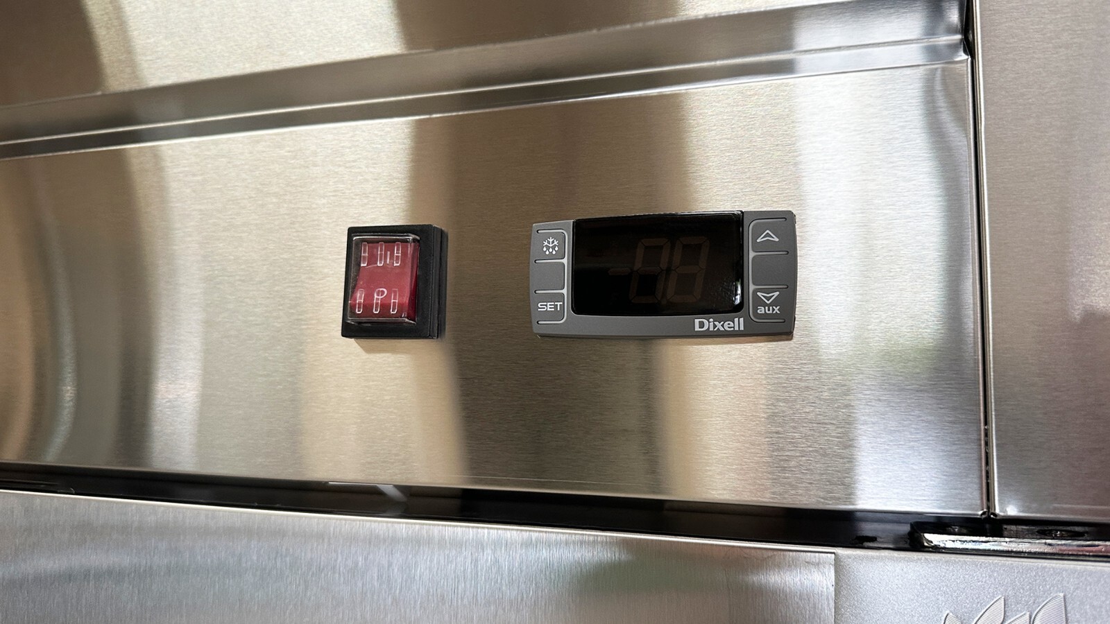 NEW Commercial Reach In Refrigerator Upright Stainless NSF ETL 28″ x 32″ x 80″