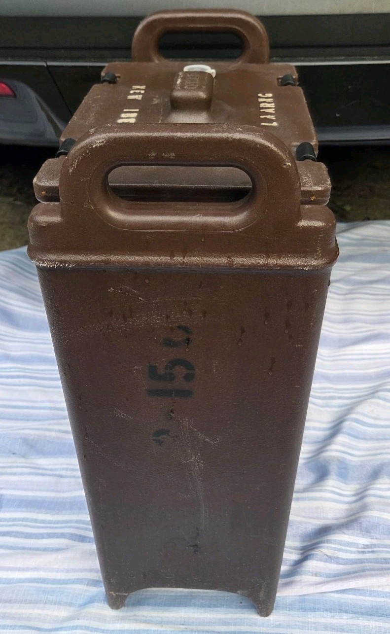 Cambro Camtainer Polyethylene Beverage Container Brown 4.75 gallon 500 LCD