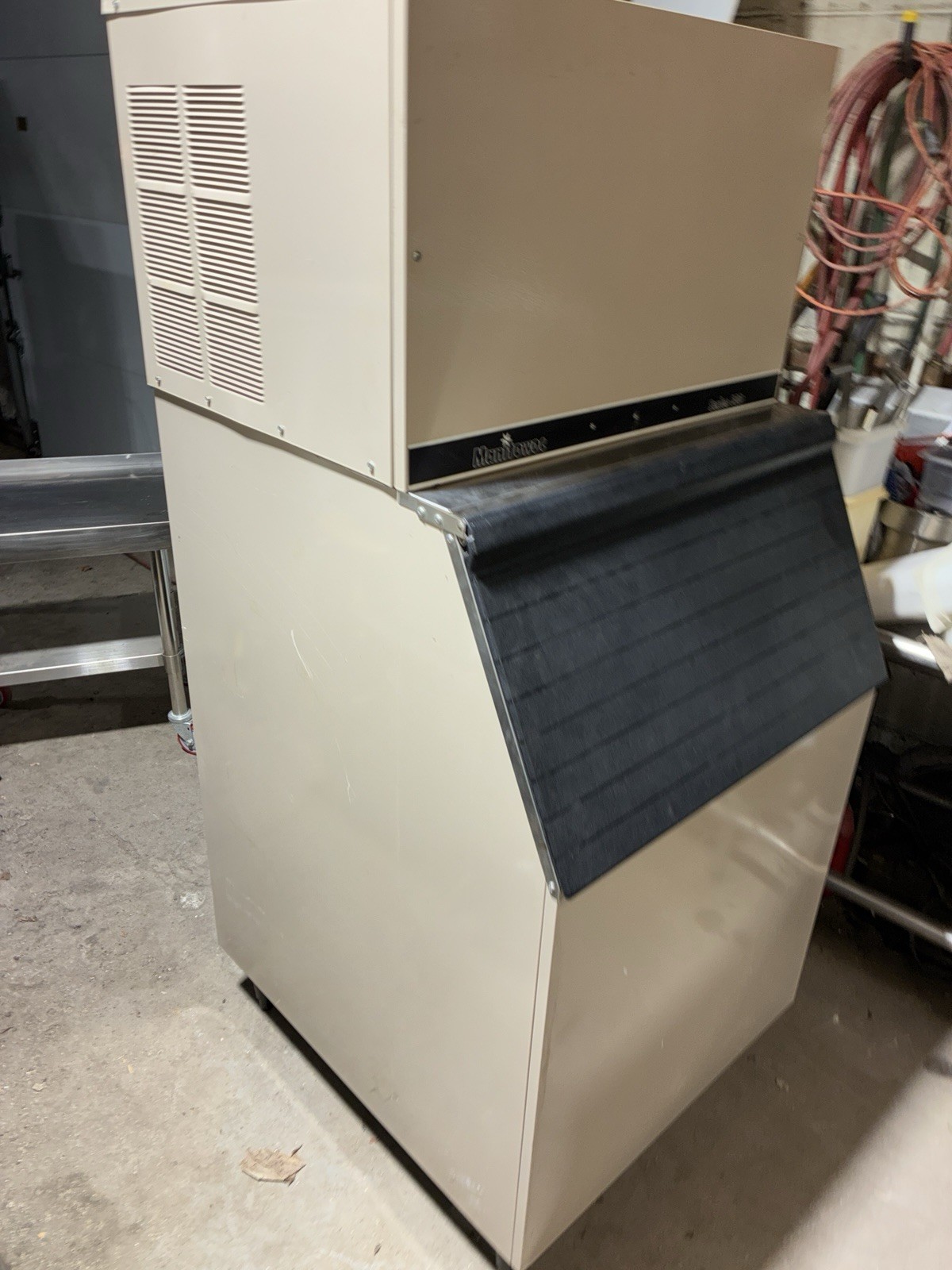Manitowoc 600 Lb Ice Maker, 220v, 1 Ph, Air Cooled. Warrantied!