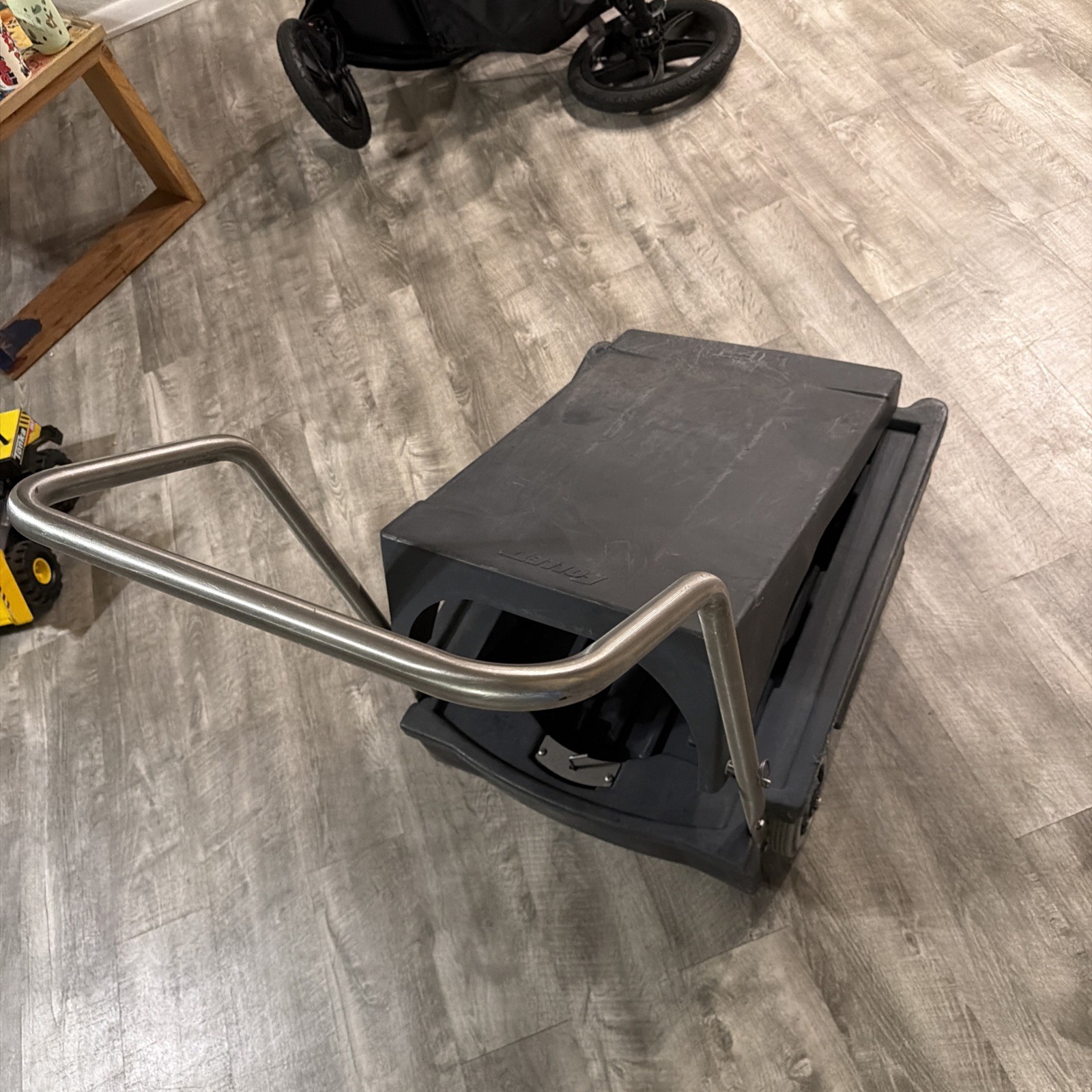Follett 610-252-7301 smartCART 75 LBS. Ice transport cart 00112771