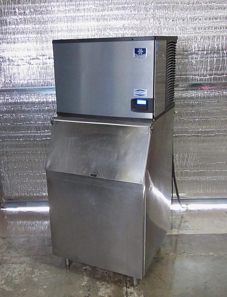 Manitowoc Indigo ID-6060A Full Cube Air Cooled Ice Maker Machine & Bin 650lb/day