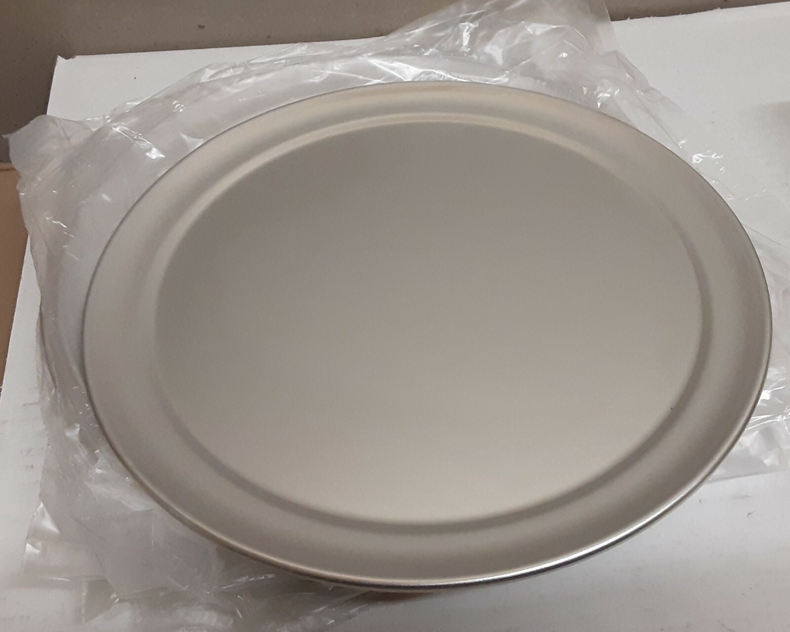 7 ea Thunder Group ALPTWR011 Wide Rim Pizza Tray 11″, Pizza pan