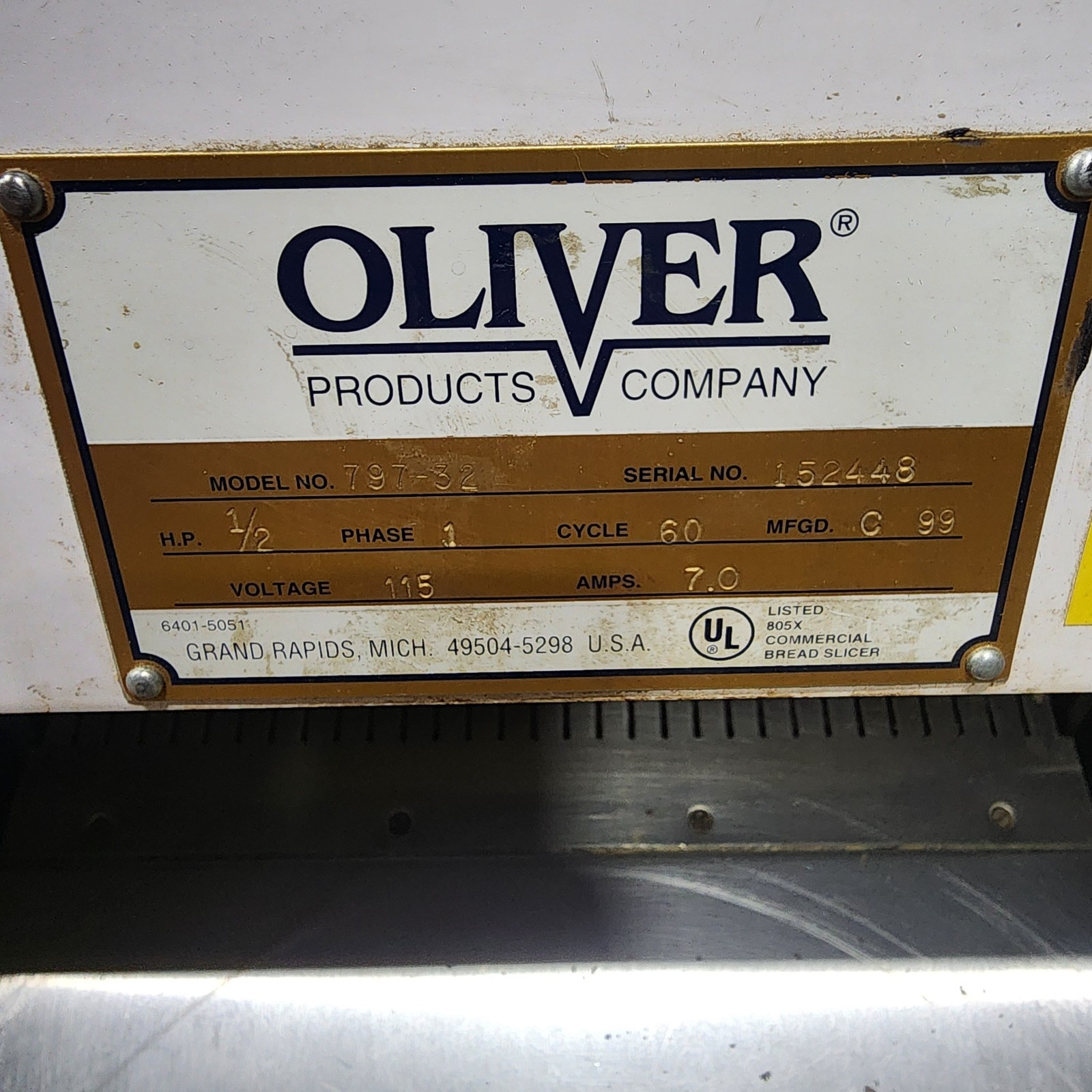 Oliver 797-32 1/2″ Bread Slicer with Pro Guard System