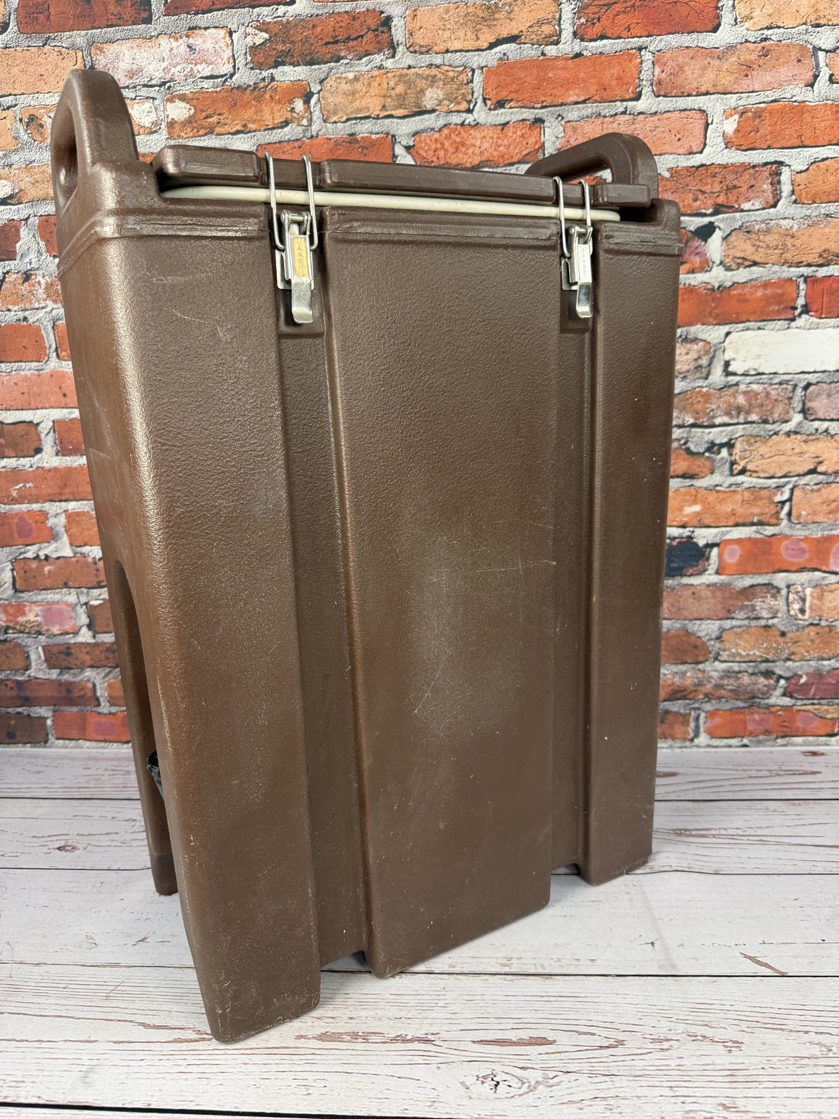 Cambro 500LCD Insulated Beverage Dispenser Server Hot Cold Brown Commercial