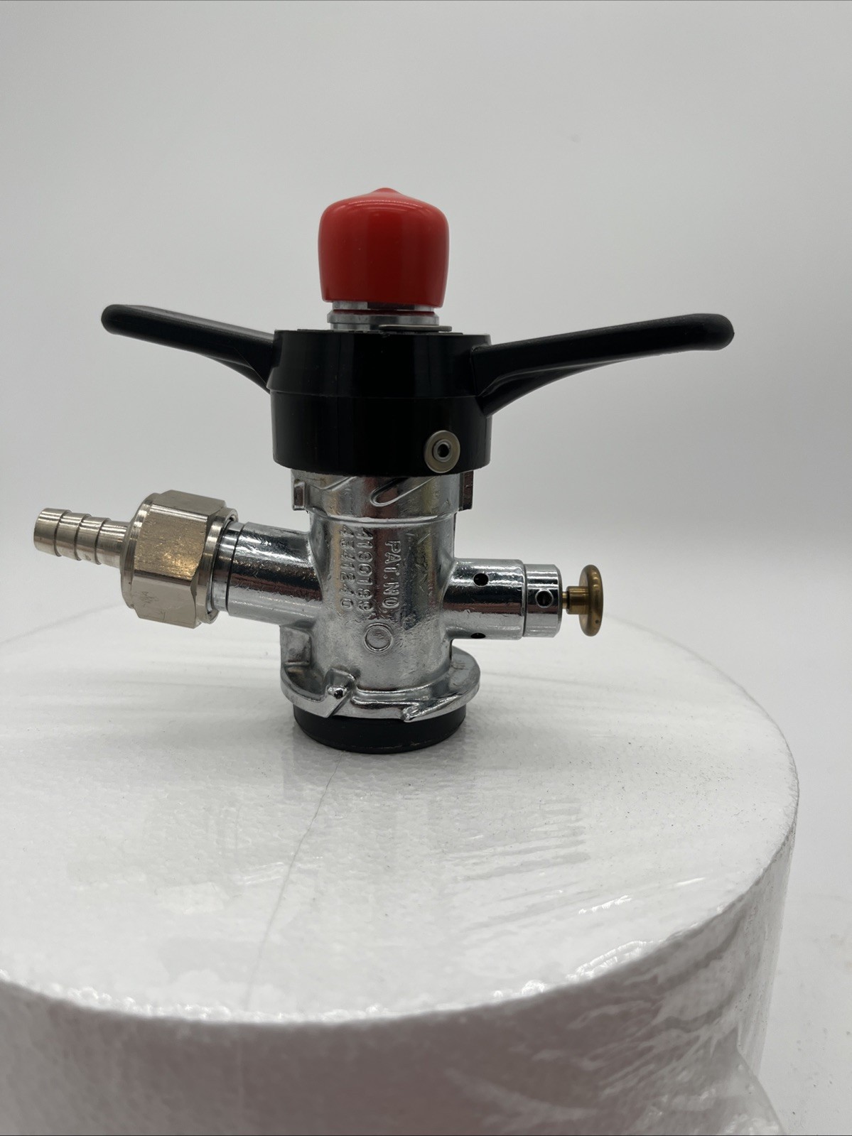 Plastic Wing Handle Fast Tap Keg Coupler . Mint Condition