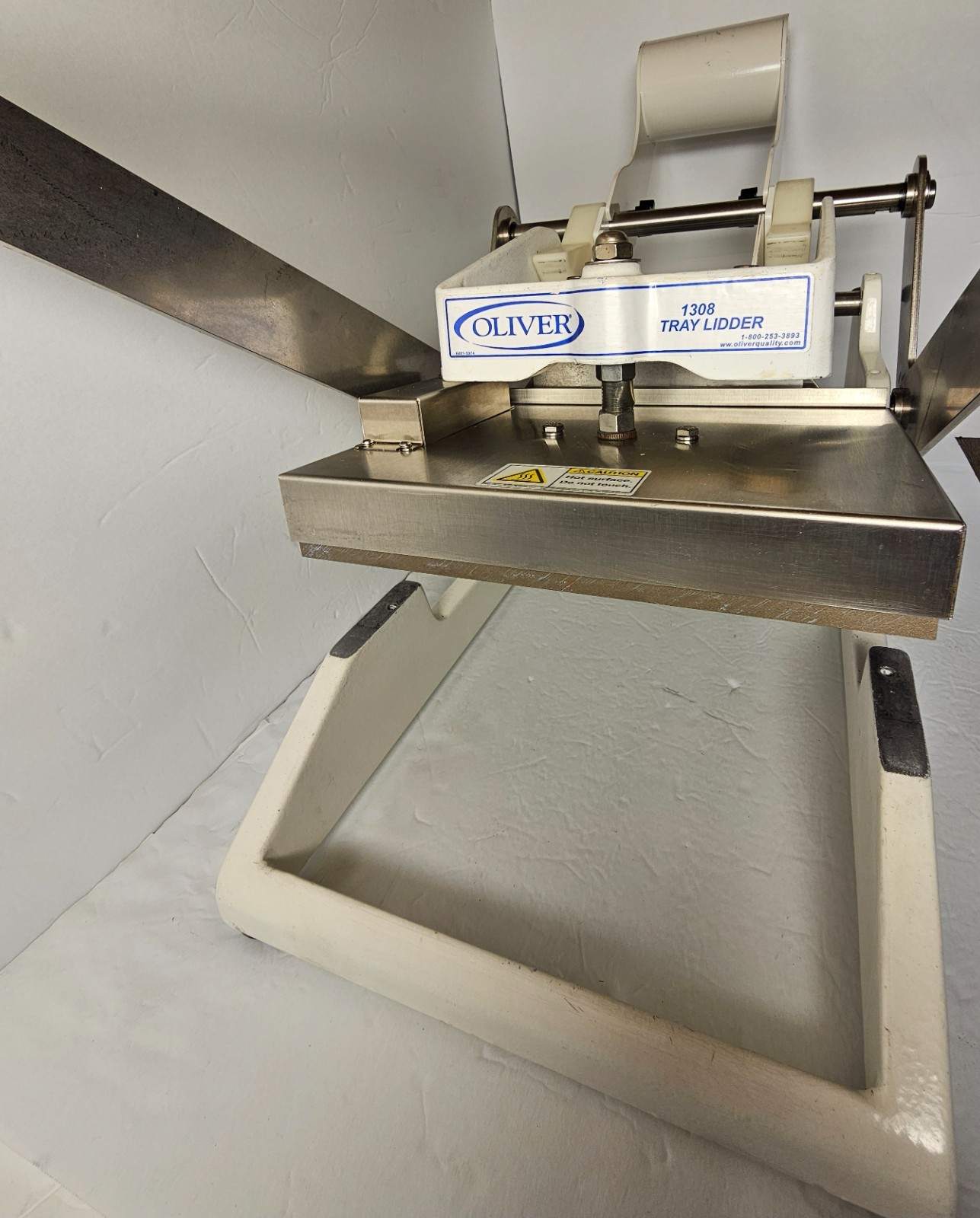 Oliver 1308N Manual Food Tray Lidder Sealer Heat Sealing System