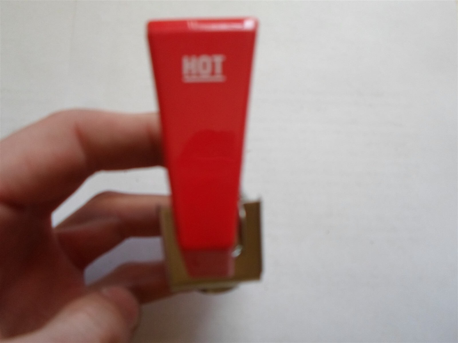 Chrome Plated Brass Faucet Red «hot» handle w/ Bubble Stream M200ZA