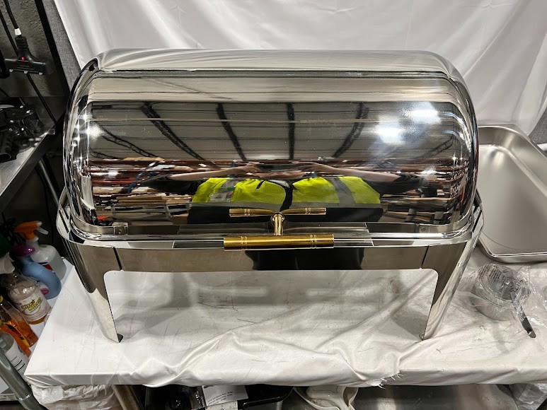 Acopa Supreme 8 Qt. Full Size Gold Accent Roll Top Chafer