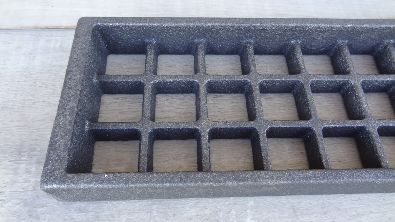 MAVRIK F11722 CAST IRON COAL GRATE 4 IN X 20 IN
