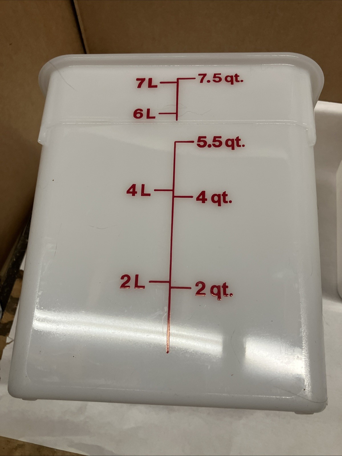 Cambro 8SFSP148 White Poly 7.5 QT Cam-Square Container – Pack of 2