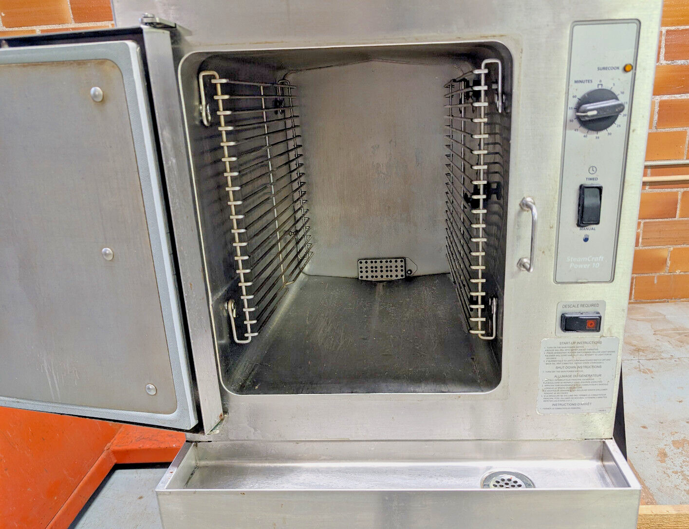 Cleveland 24CGA10 ~ 2 Compartments, 10 Pan Natural Gas Convection Steamer