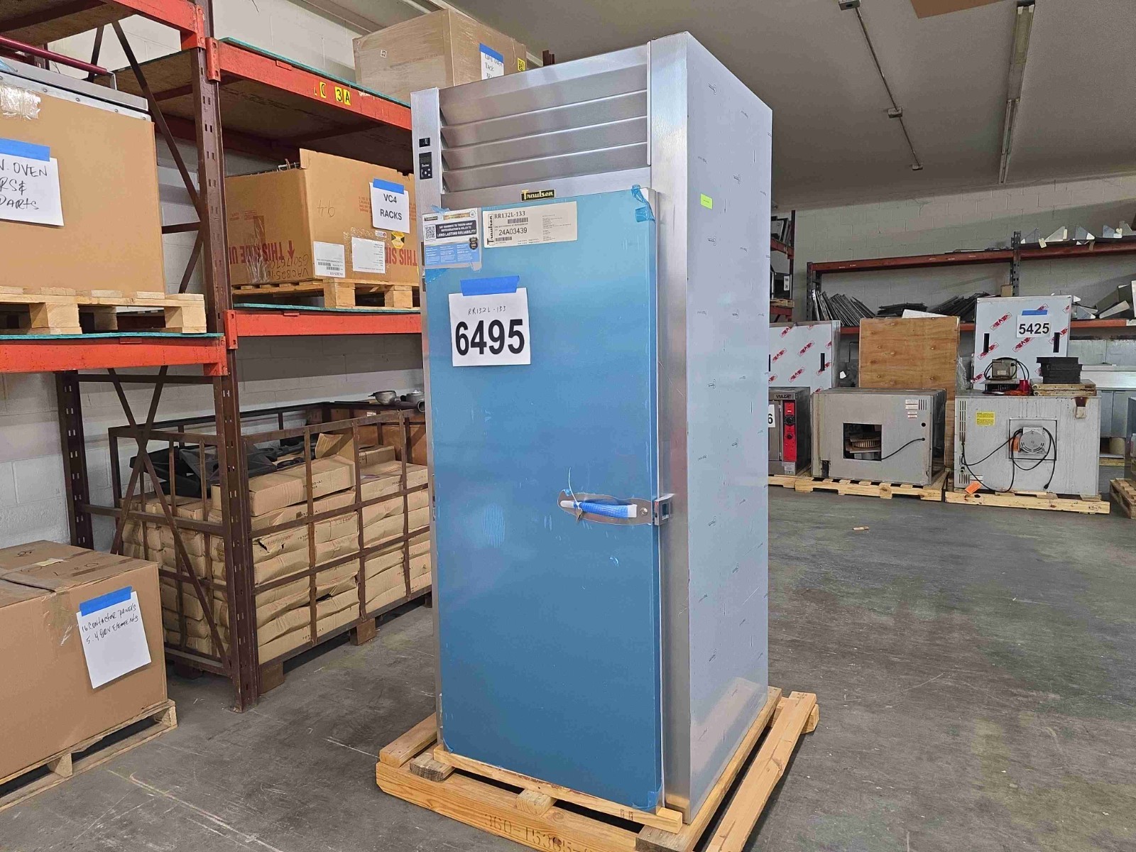6495 New Old Stock Traulsen – Keg Cooler – 1-Door Cooler Roll In RRI132HUT-FHS