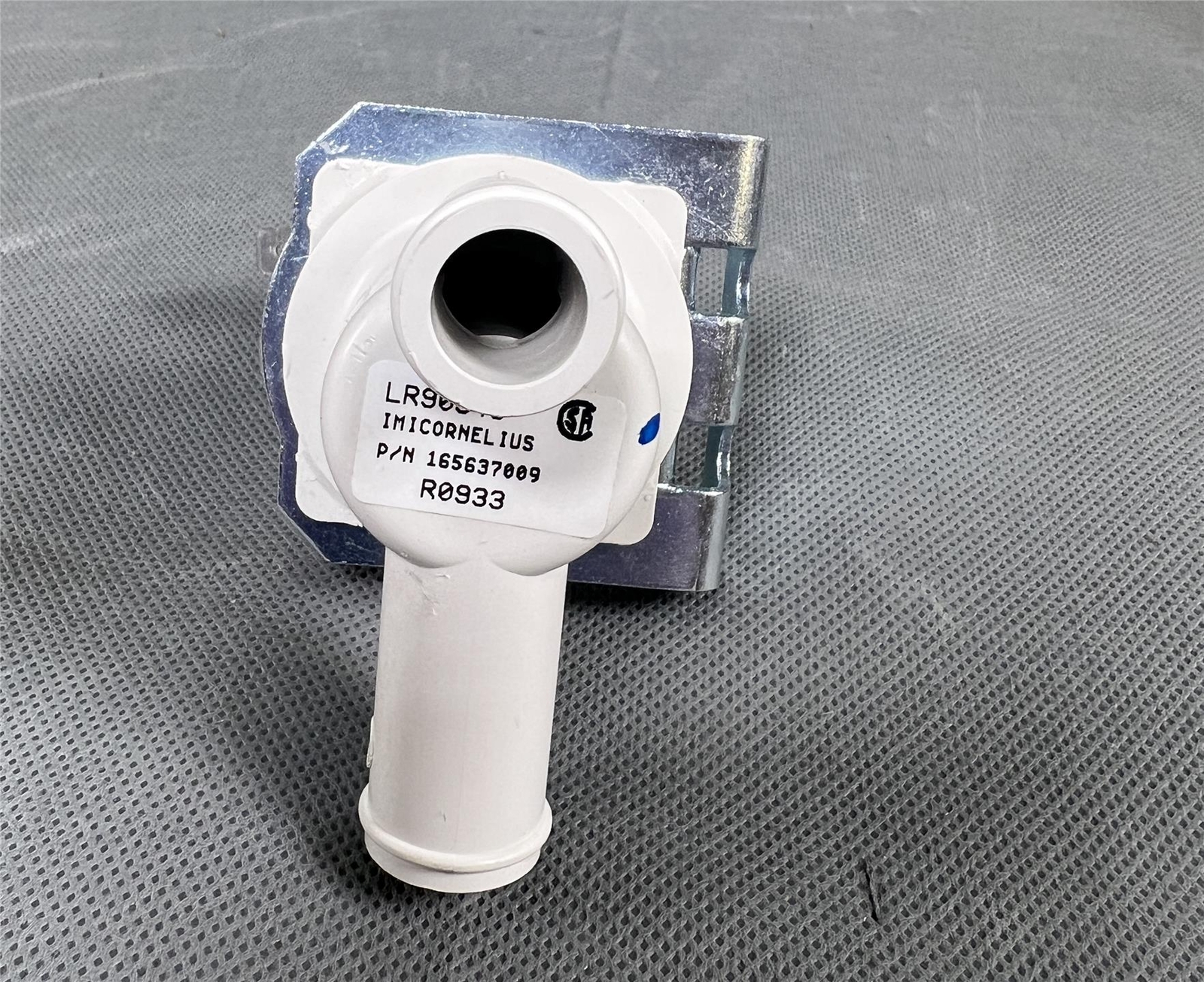Cornelius Dump Solenoid Valve 208 /50/60hz Part # 165637009 LR90948
