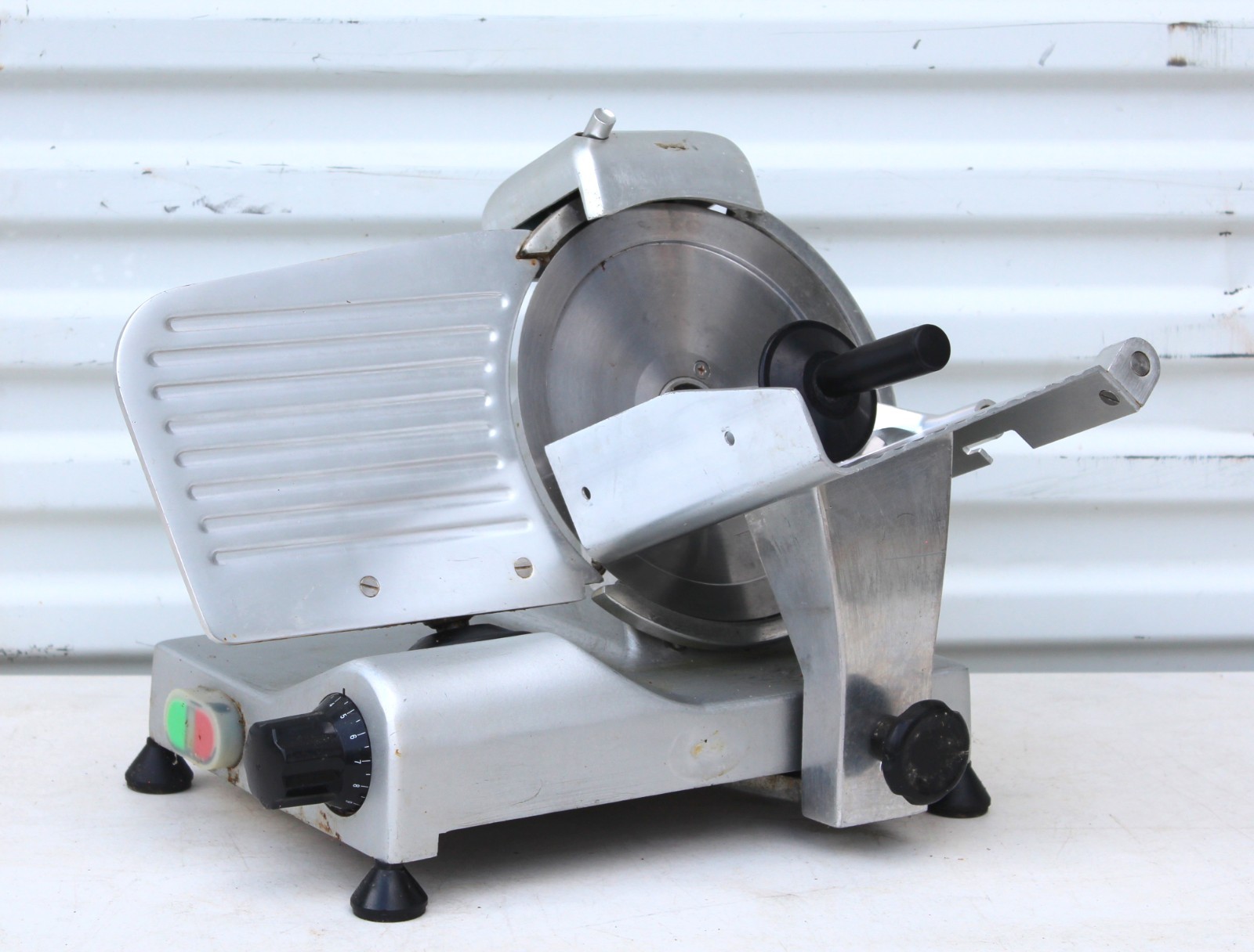 LEM 8.5″ Commercial Electric Meat Slicer- Semi Automatic- Deli- Model 1185