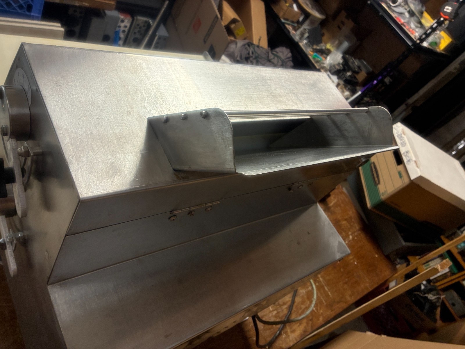 read all…..SOMERSET 20 INCH DOUGH SHEETER. WORKING BUT NEEDS SOME WORK