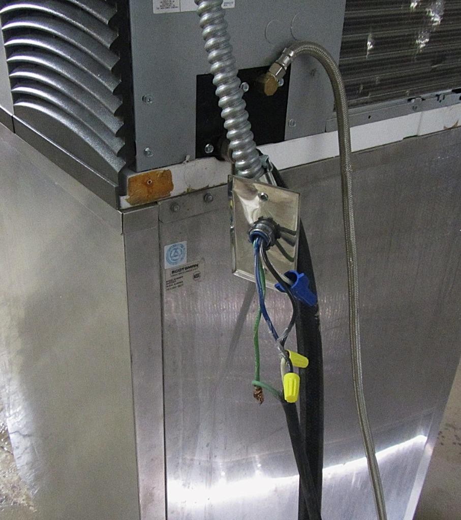 Manitowoc Indigo ID-6060A Full Cube Air Cooled Ice Maker Machine & Bin 650lb/day