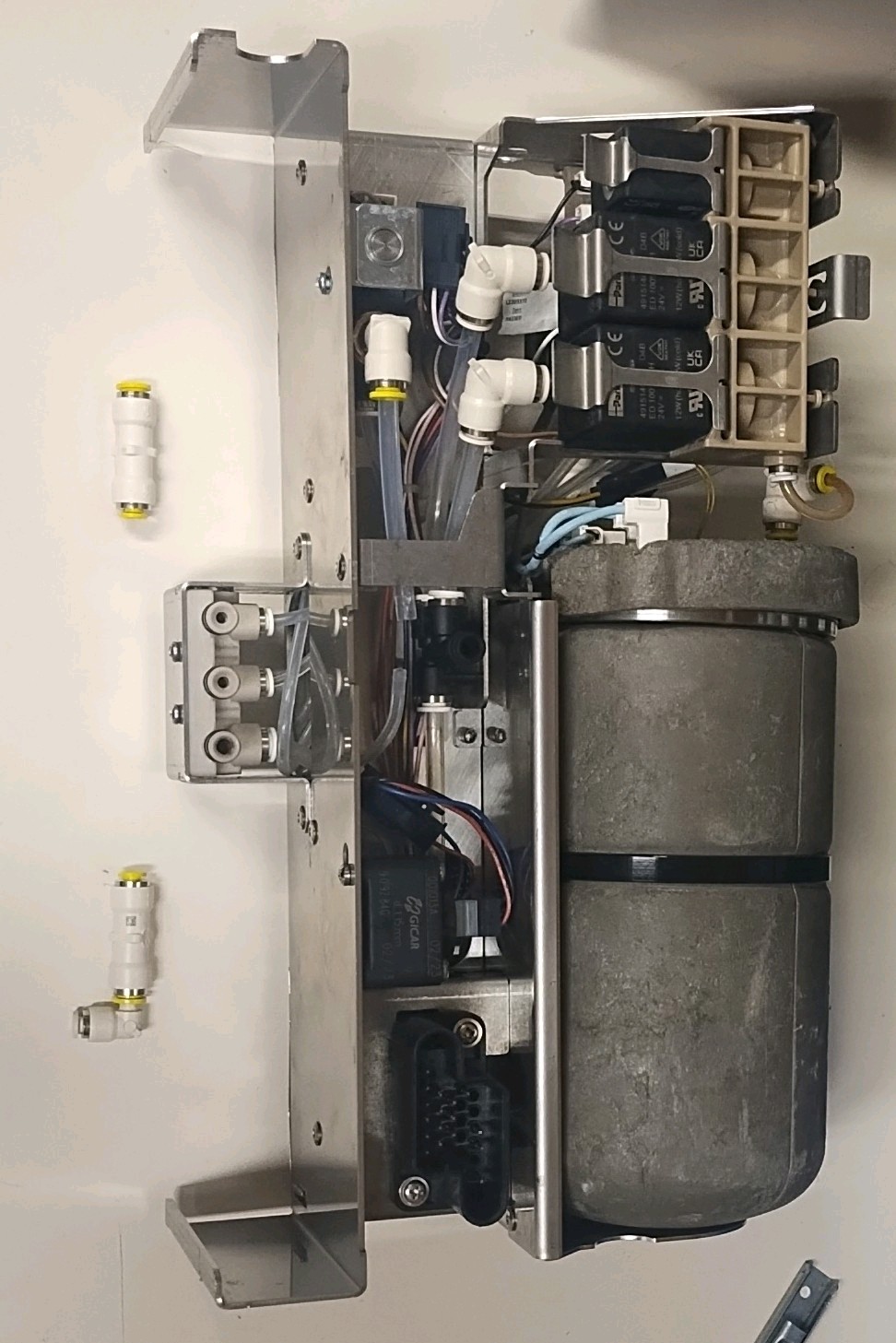 mastrena 2 hydraulic module working, new non return valves, drained well.