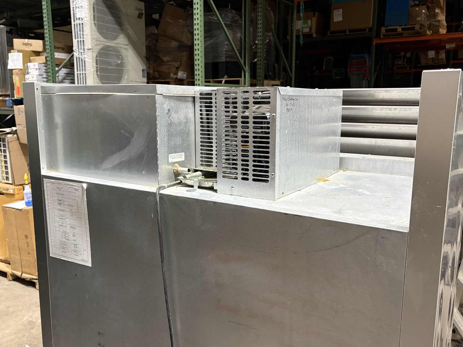 Traulsen G20010 52″ Stainless Reach-In 2-Section Solid Door Refrigerator, 120V