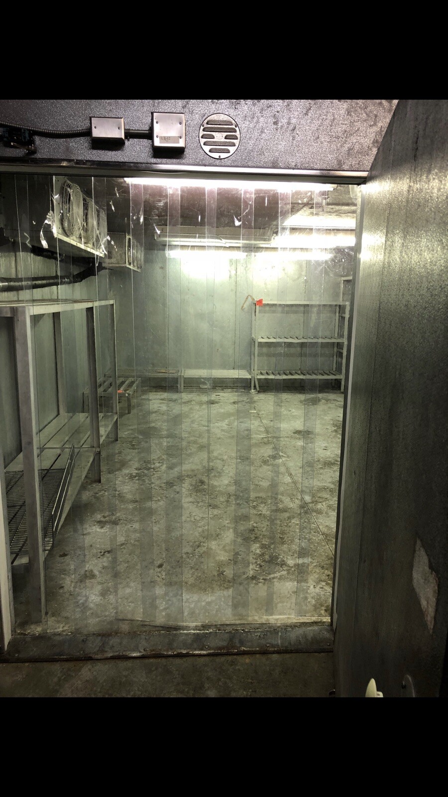 Walk In Freezer 16′ x 22′ x 8′ With Blowers CROWN USED – WE SHIP
