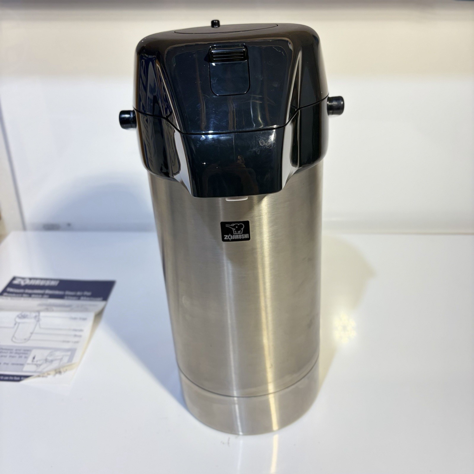 Zojirushi SGA-30 Vacuum Insulated Stainless Steel Liner Lever Airpot 3.0L