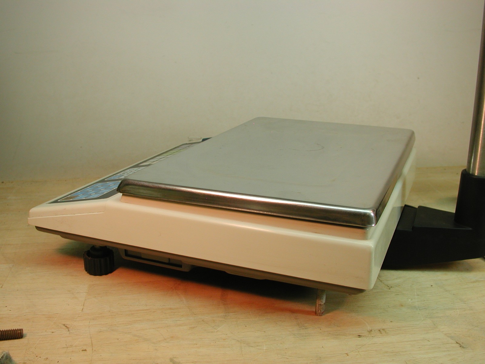CAS model AP-1 – PRICE COMPUTING SCALE -30×0.01 lbs, 28 presets, customer dispay