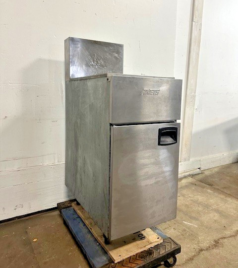 «ANETS SLG 40» N GAS COMMERCIAL DEEP FRYER ON LEGS, 40LBS 90,000BTU