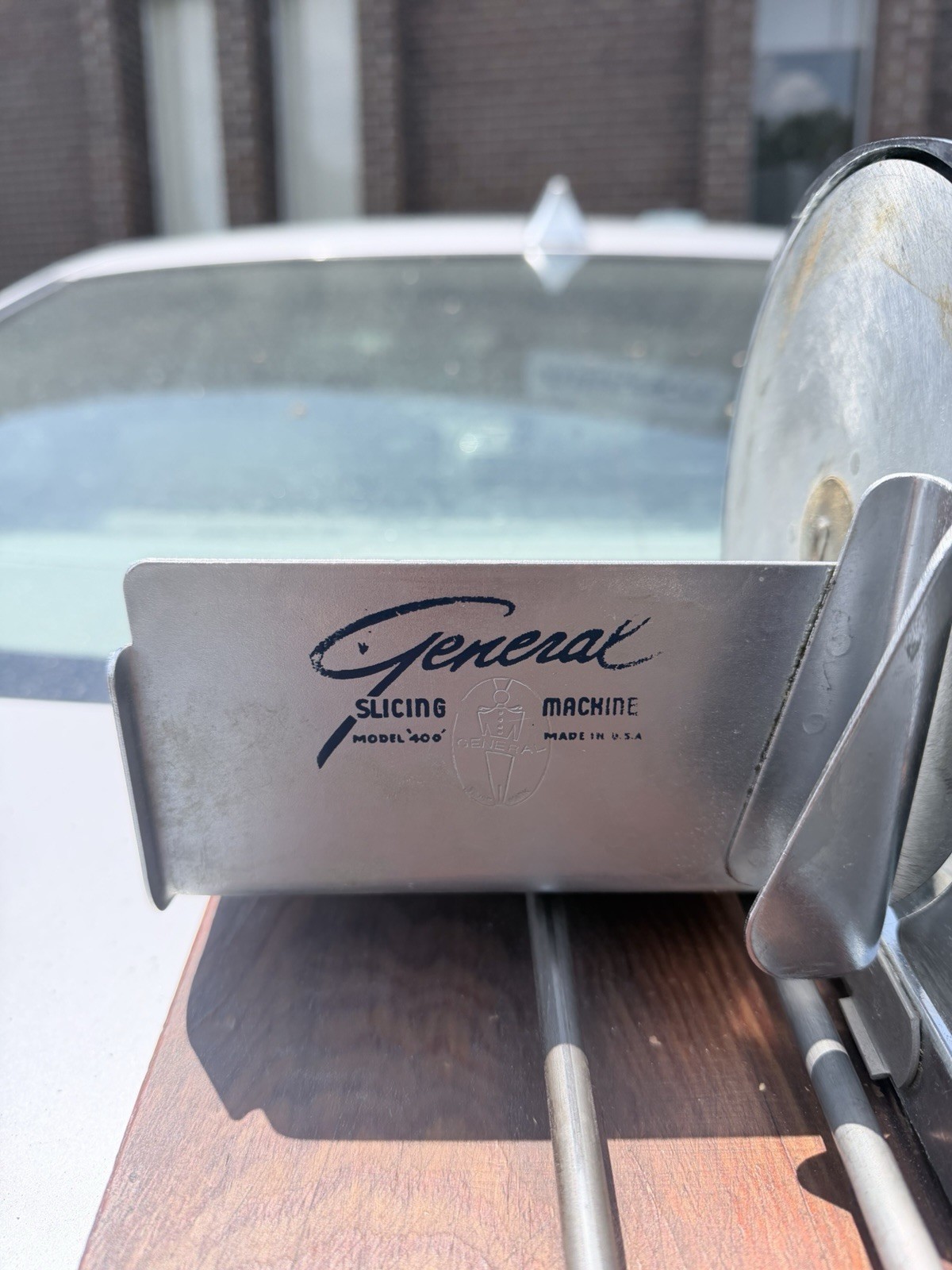 General Slicing Machine Model 400, a manual rotary slicer manufactured in the US