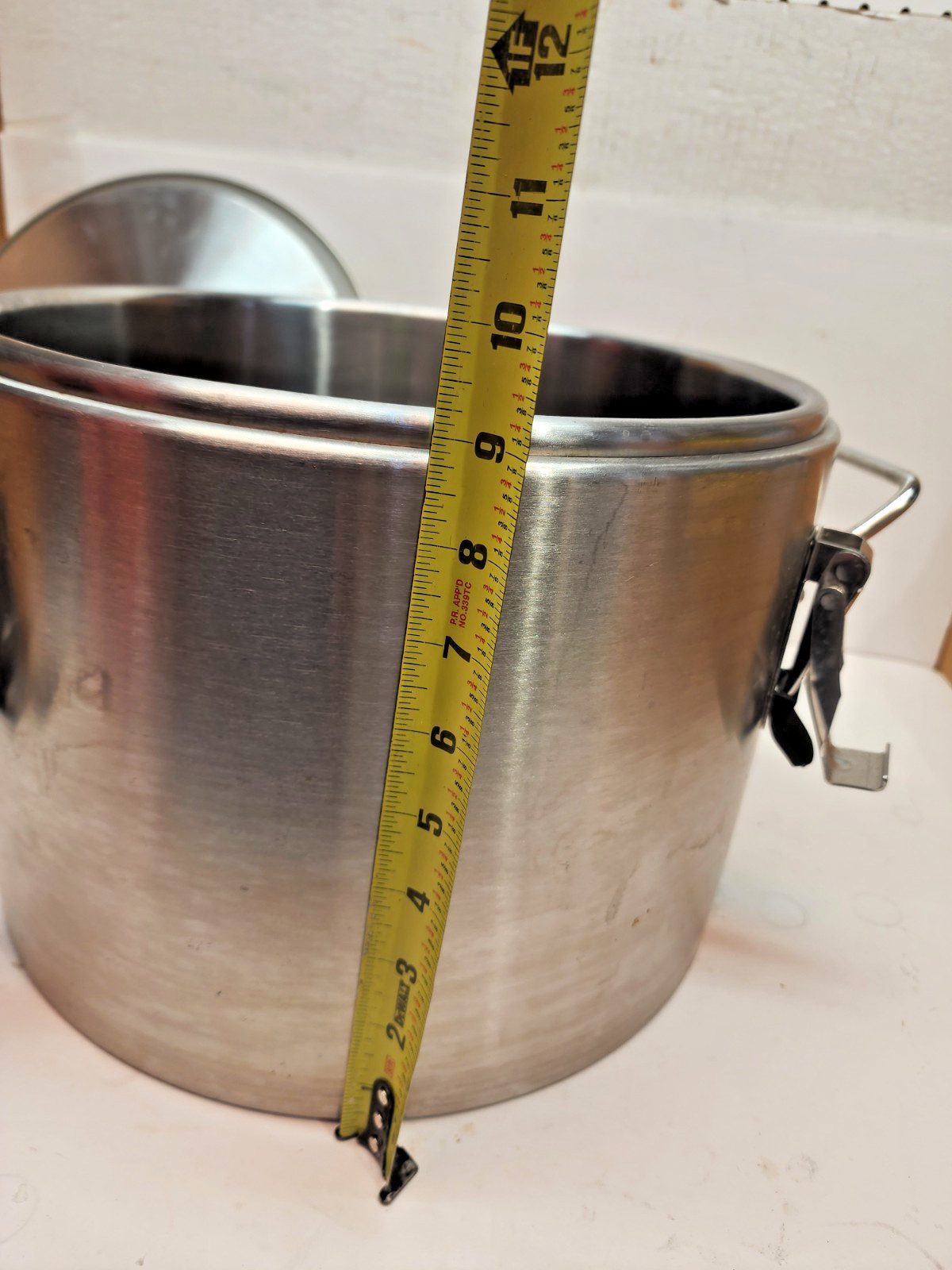 Stainless Steel Airtight Insulated Container with Lid and Locking Clamp