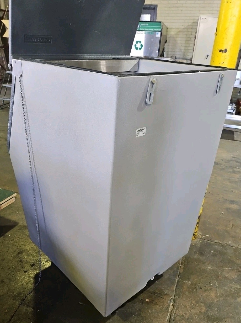 HTB555 Scotsman 420 lb Cap Modular Ice Storage Bin – Clean!