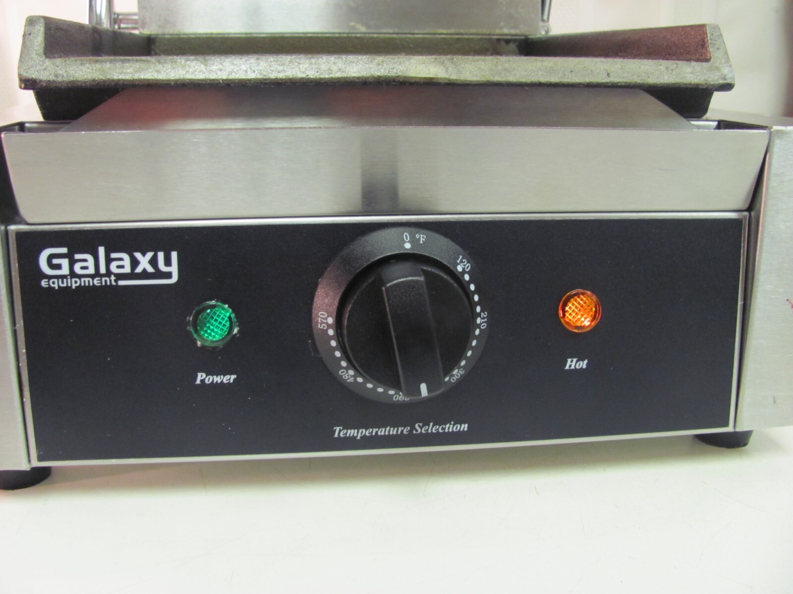 Galaxy P65SG Single Panini Sandwich Grill with Grooved Top and Smooth Bottom Pla